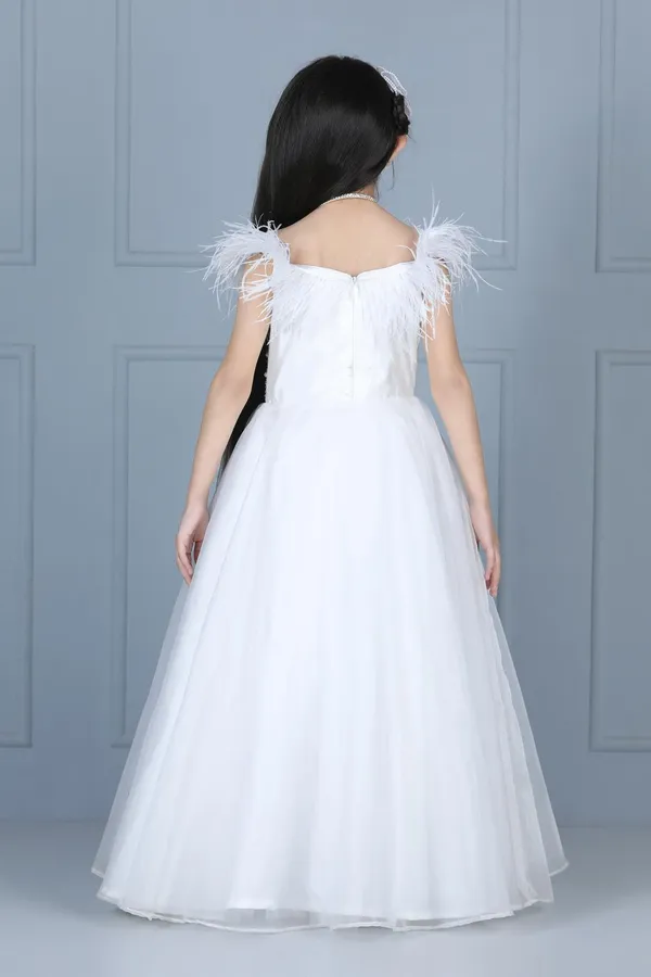 Gown_With_Furr_Detailing_White