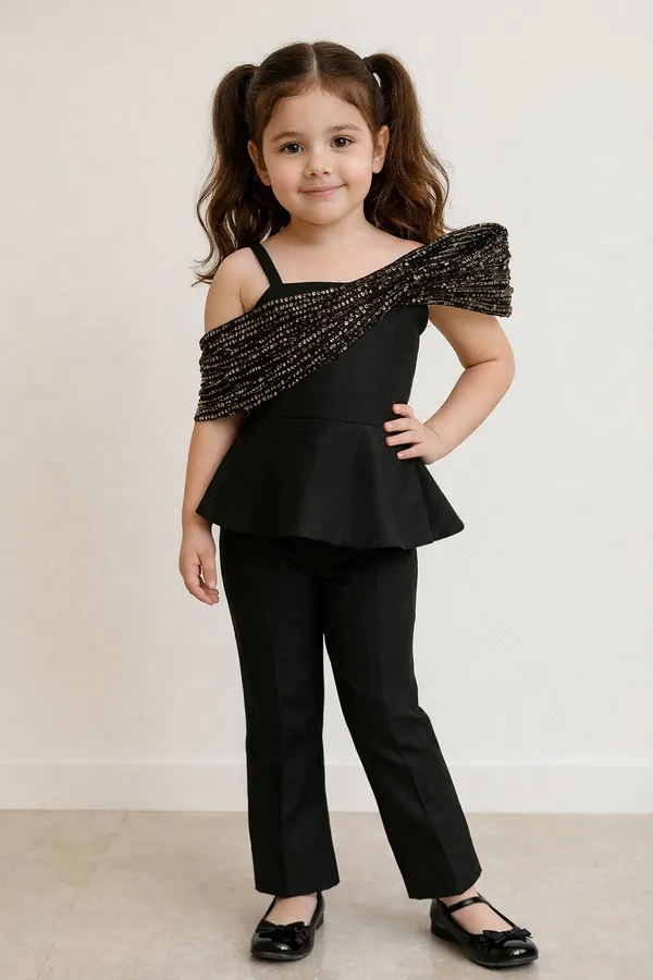 Top_With_Stuctured_Style_N_Pants_Black