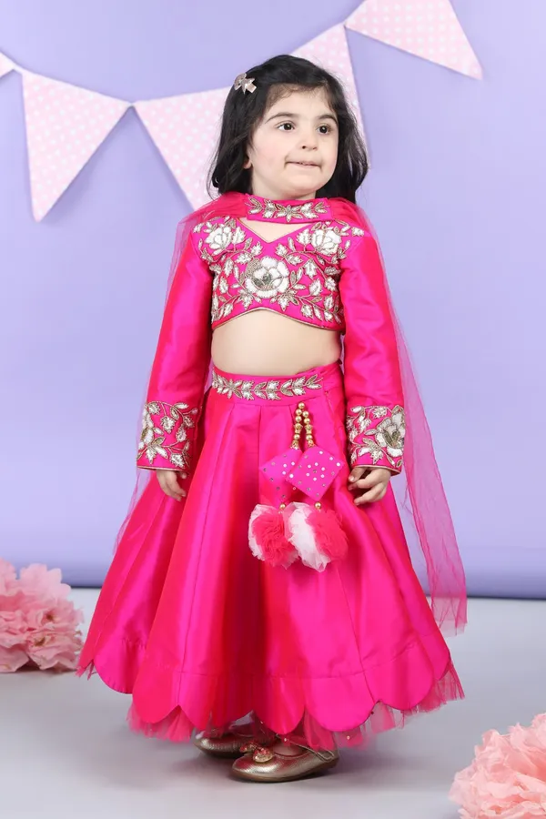 Heavy_Embroidered_Blouse_With_Scalloped_Lehenga_And_Chunni_Hot_Pink