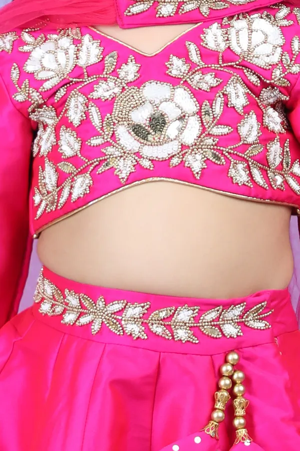 Heavy_Embroidered_Blouse_With_Scalloped_Lehenga_And_Chunni_Hot_Pink