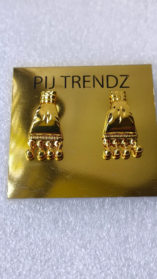 Gold-Tone_Traditional_Jhumka_Earrings_for_Women
