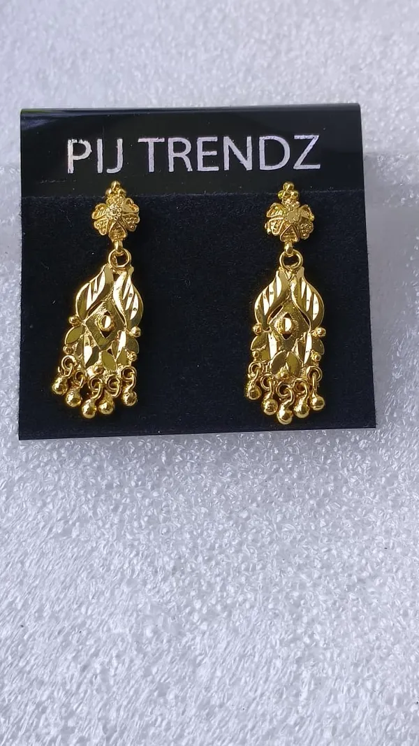 Gold_Plated_Drop_Earrings_with_leaf_Design
