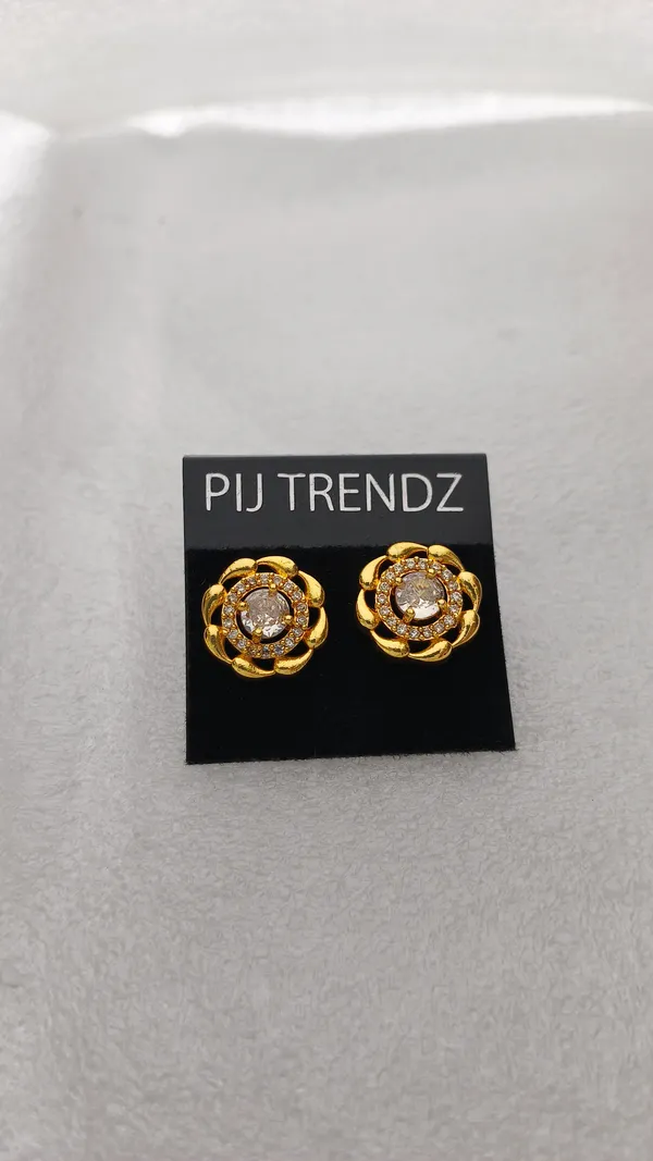 Gold_Tone_Floral_Stud_Earrings_for_Women