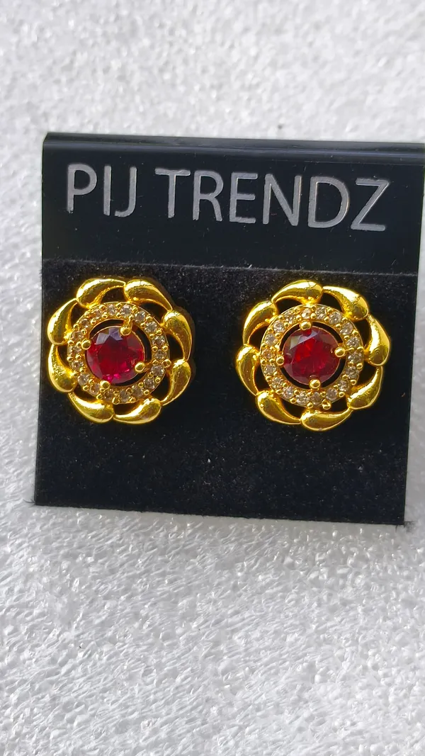 Gold_Tone_Floral_Stud_Earrings_for_Women