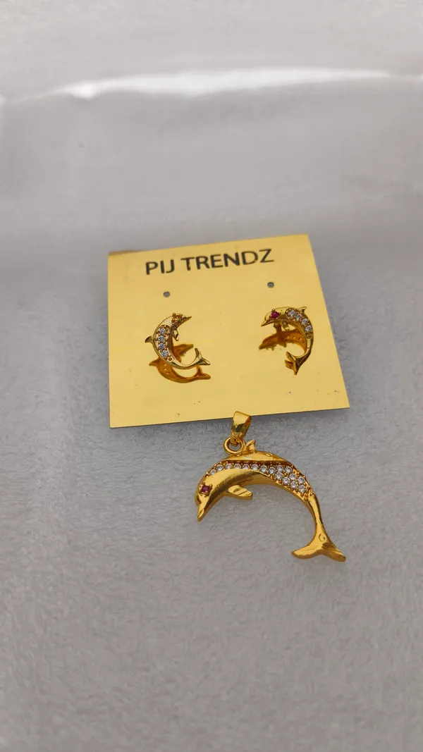 Gold_Tone_Dolphin_Pendant_And_Earrings_Set_for_Women