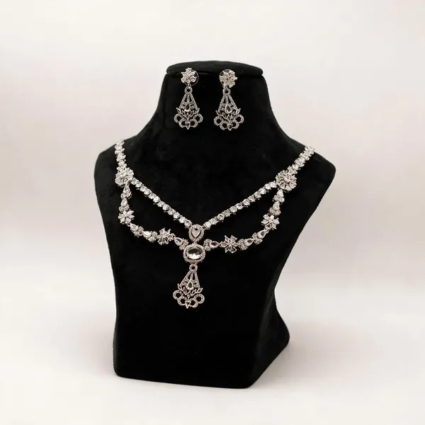 Silver_Tone_Stone_Studded_Necklace_Set_For_Women