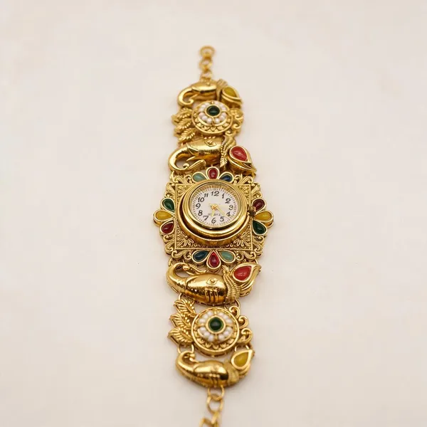 Gold_Tone_Traditional_Analog_Watch_For_Women