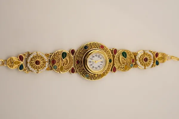 Gold_Tone_Traditional_Analog_Bracelet_Watch_For_Women