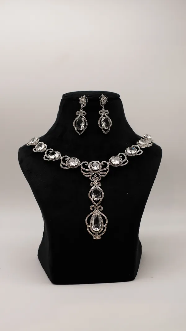 Silver_Tone_Crystal_Necklace_And_Earrings_Set