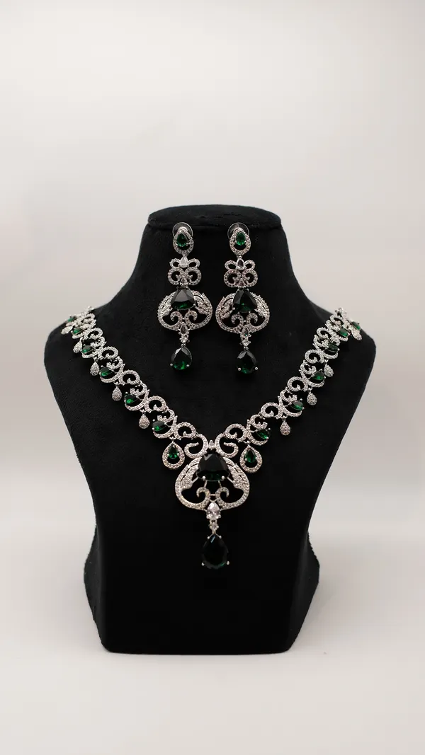 Green_Stone_Necklace_And_Earring_Set_For_Women
