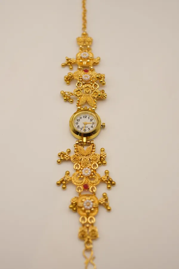 Gold_Tone_Traditional_Bracelet_Watch_For_Women_-_Pack_Of_2