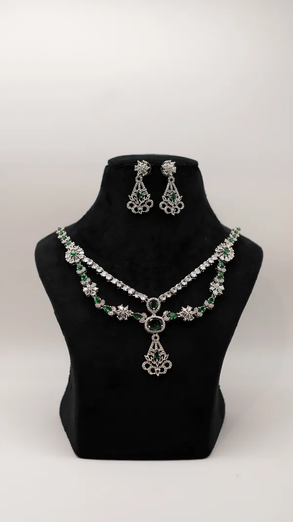 Silver_Tone_Green_Stone_Necklace_Set_For_Women