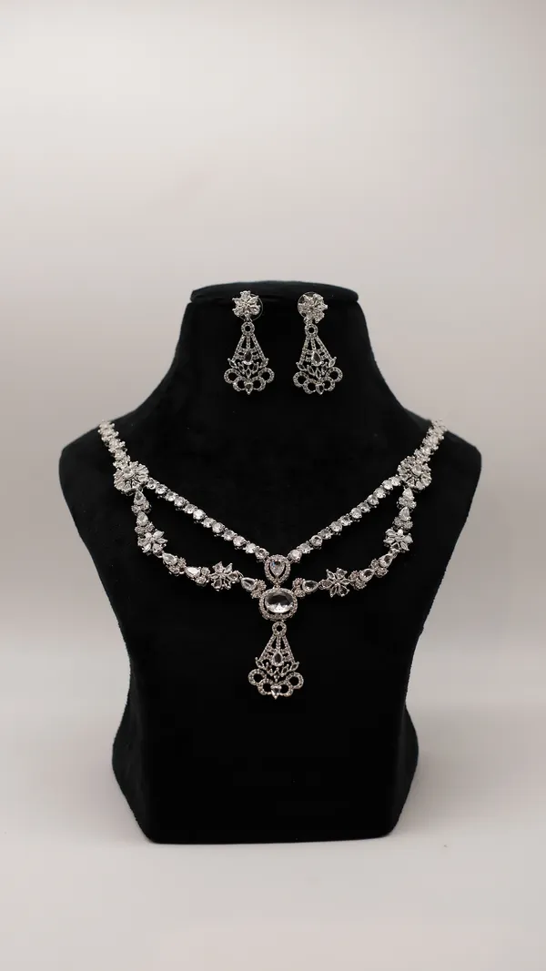 Silver_Tone_Stone_Studded_Necklace_Set_For_Women