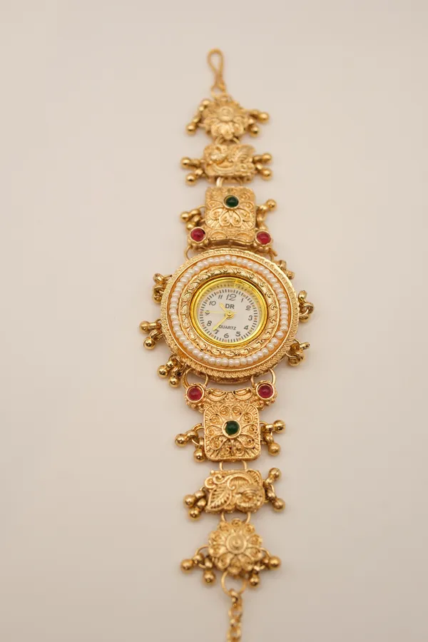 Gold_Tone_Traditional_Bracelet_Watch_For_Women_-_Pack_Of_2