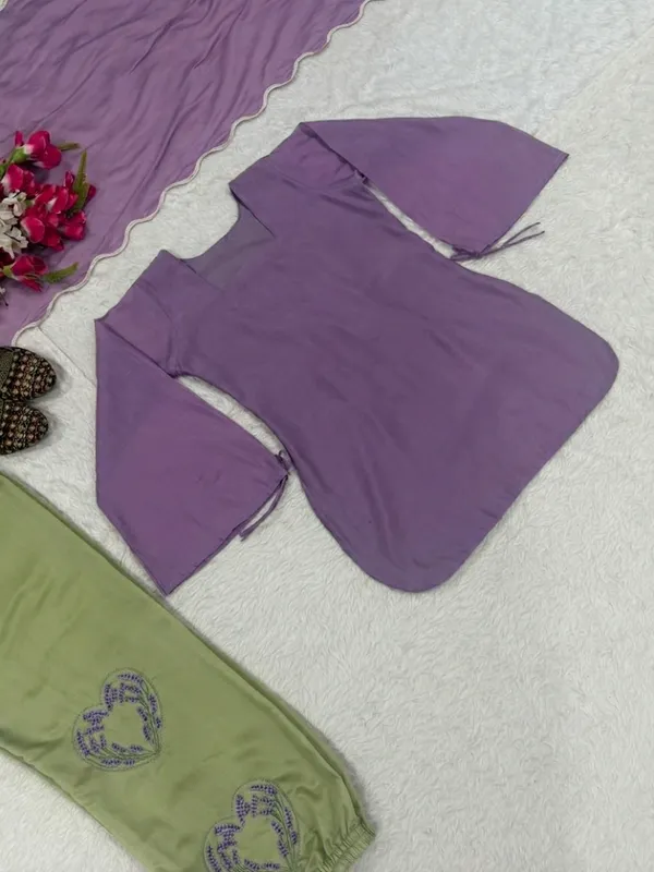 Lavender_Mal_Chanderi_Cotton_Straight_Kurta_Balloon_Pant_Dupatta_Set_For_Women