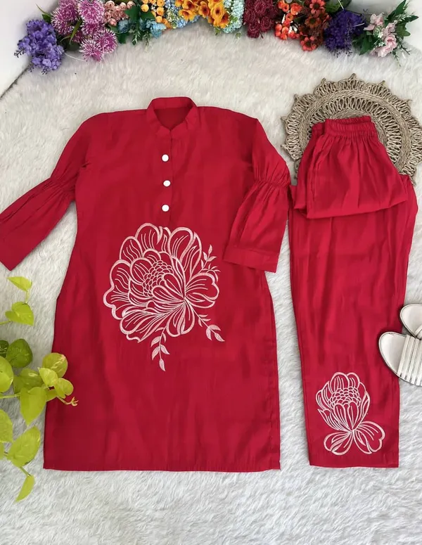 Red_Roman_Silk_Floral_Embroidered_Kurta_Pant_Set_For_Women