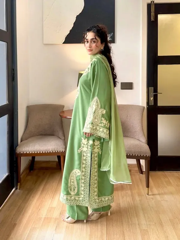 Green_Organza_Silk_Embroidered_Straight_Kurta_Palazzo_Dupatta_Set_For_Women
