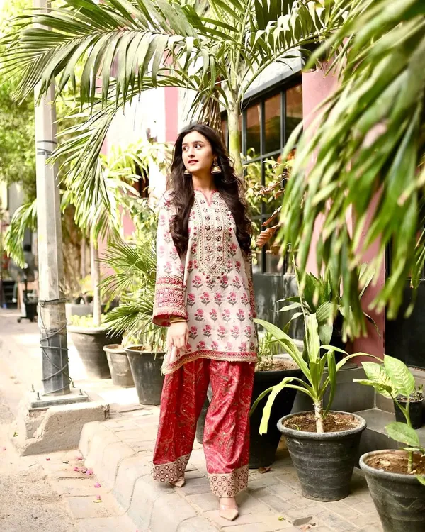 Cream_Pure_Natural_Crepe_Printed_Straight_Kurta_Farsi_Palazzo_Dupatta_Set_For_Women
