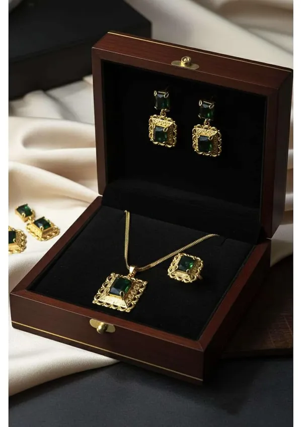Green_And_Gold_Plated_Alloy_Pendant_Necklace_Set_For_Women