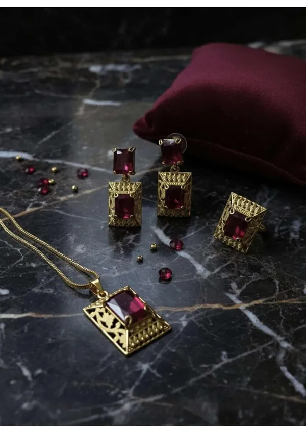 Ruby_Red_And_Gold_Plated_Alloy_Pendant_Necklace_Set_For_Women