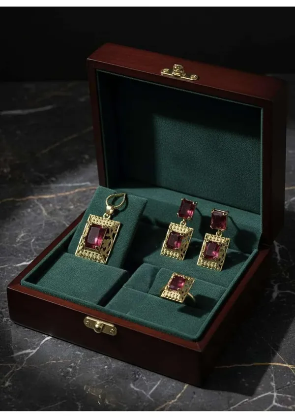 Ruby_Red_And_Gold_Plated_Alloy_Pendant_Necklace_Set_For_Women