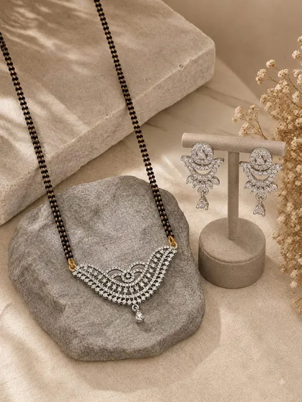 Black_And_Gold_Plated_Alloy_Mangalsutra_Set_For_Women