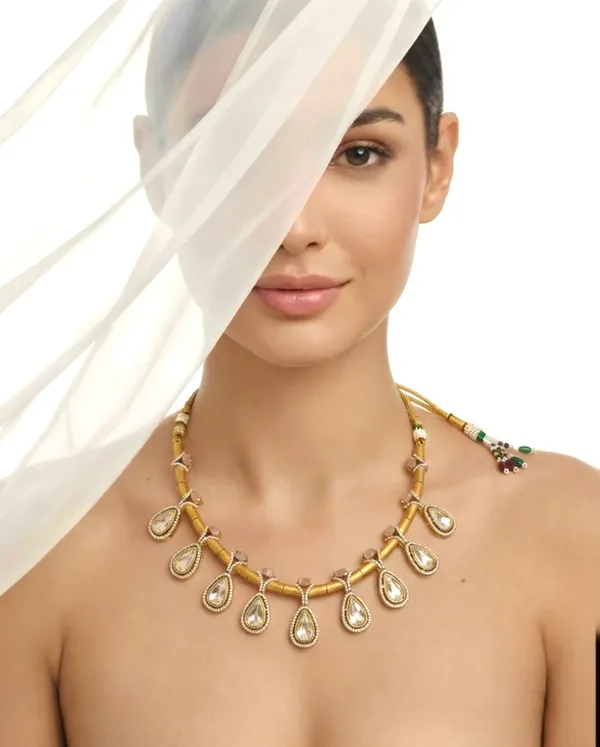 The_Kiara_Moissanite_Polki_Hasli_Necklace_Set
