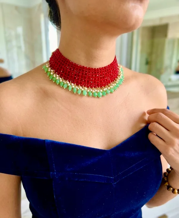 The_Rukmani_Crimson_Mesh_Choker_With_Emerald_Drop