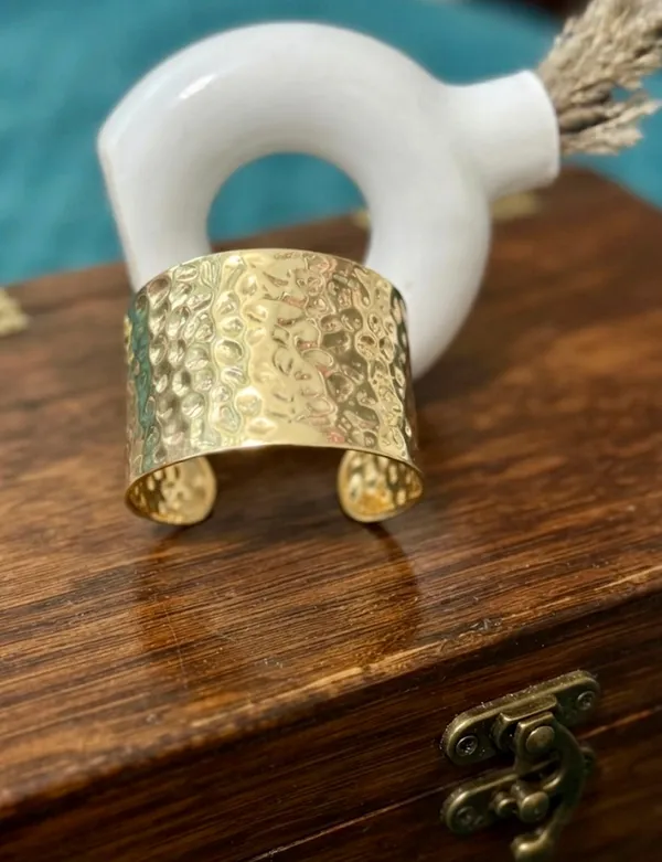 Sunlit_Cuff