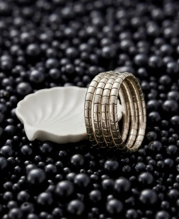 Aura_silver_spiral