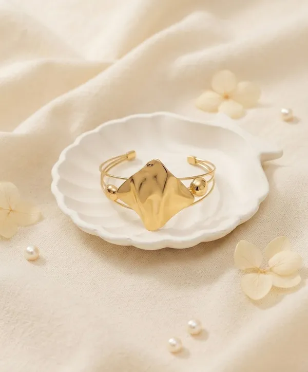 Golden_Rhombus_Open_Cuff