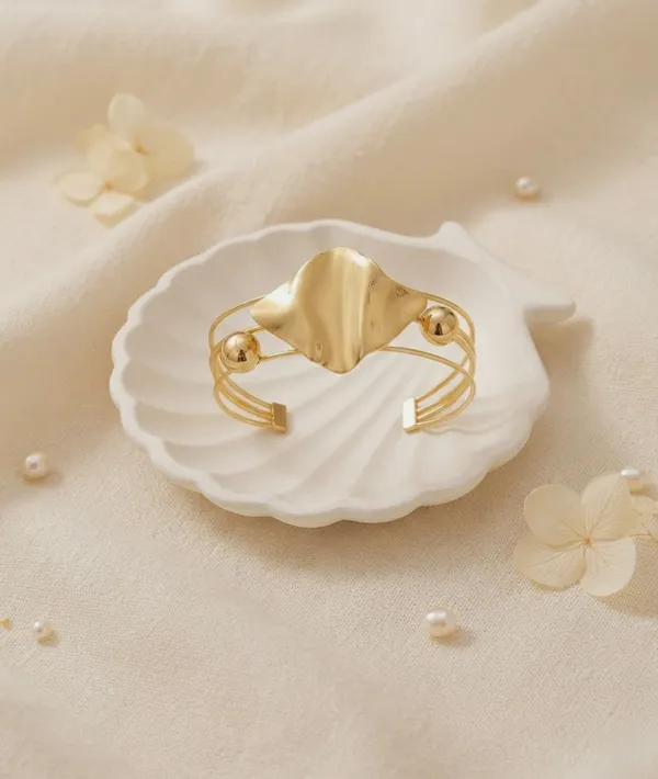 Golden_Rhombus_Open_Cuff