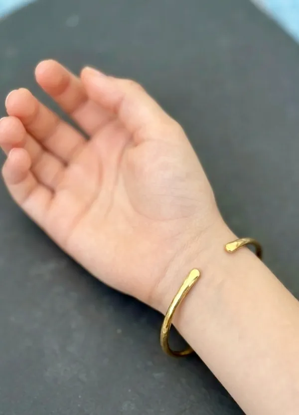 Hammered_Cuff