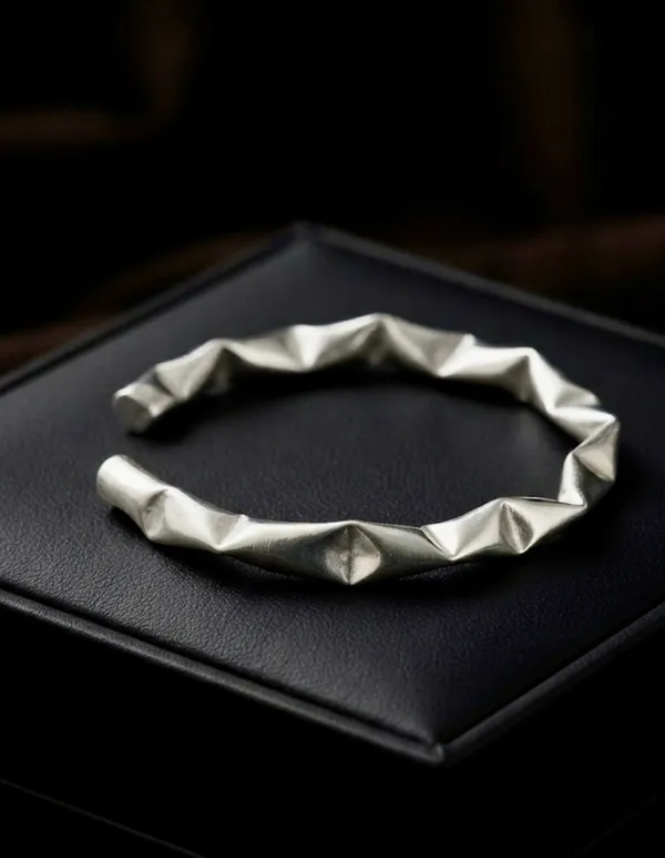 Silver_Brass_Meadow_Bracelet_For_Women