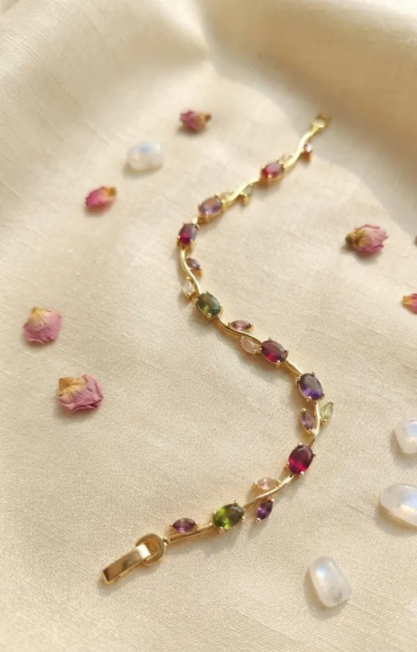 Golden_Stainless_Steel_Vine_Tulip_Bracelet_For_Women