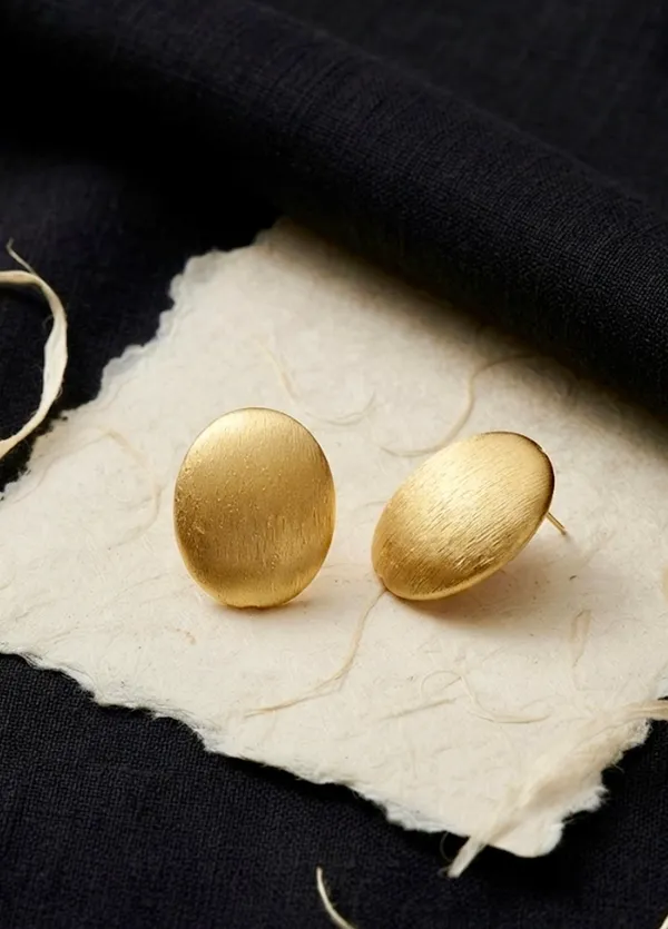Wabi-Sabi_Oval_Brass_Studs