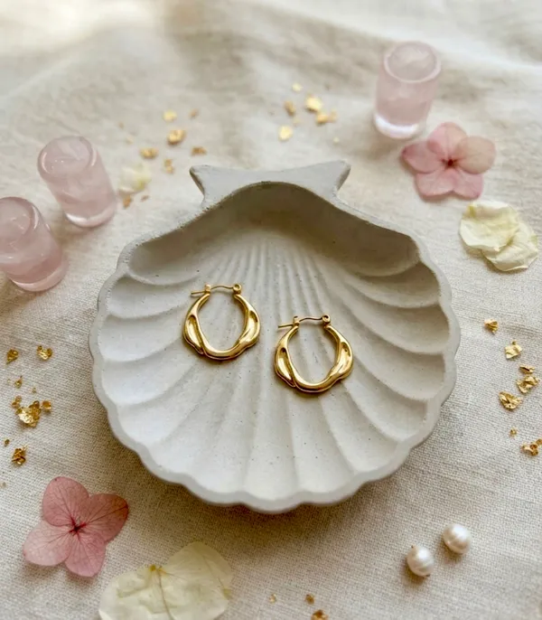Wavy_Twist_Hoops