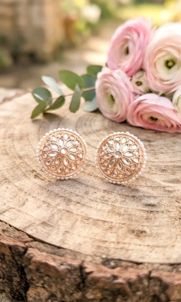 Kundan_Stud_Earrings_with_a_Pearl_Border
