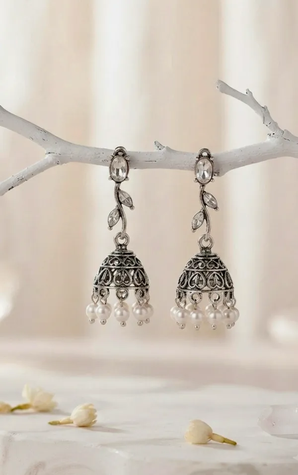 Oxidized_Silver_Floral_Leaf_Pearl_Jhumka