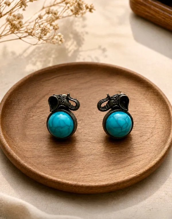 Oxidized_Silver_Elephant-Head_Stud
