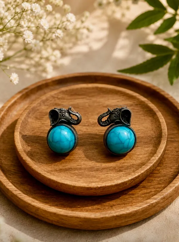 Oxidized_Silver_Elephant-Head_Stud