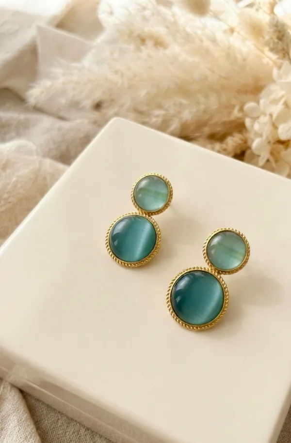 Blue_Cat's_Eye_Dual_Stud