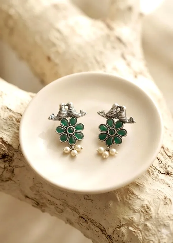 Dual_Bird_Green_Monalisa_Flower_Oxidised_Silver_Stud