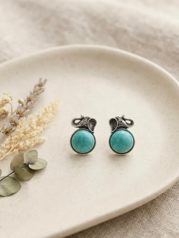 Antique_Silver_Elephant_Motif_Turquoise_Stone_Stud