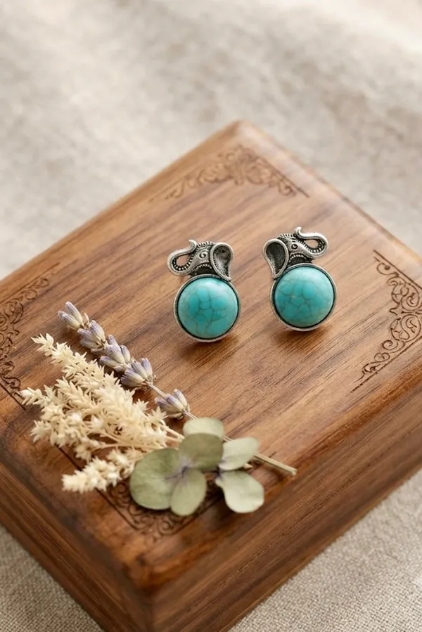 Antique_Silver_Elephant_Motif_Turquoise_Stone_Stud