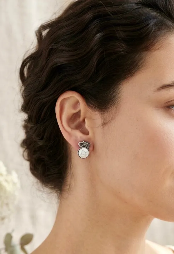 White_Elephant_Head_Trunk-up_Motif_Studs