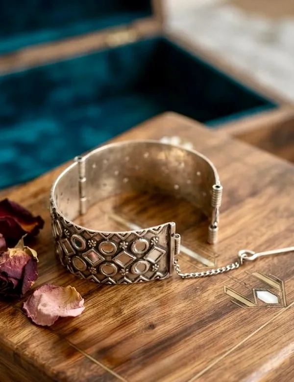 Zoya_Mirror-Work_Silver_Cuff