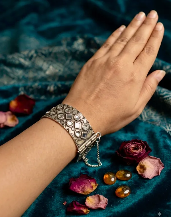 Zoya_Mirror-Work_Silver_Cuff
