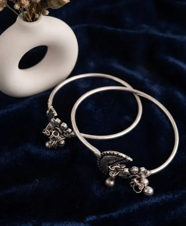 Silver_Alloy_Ghungroo_Oxidised_Openable_Kada_Bracelet_For_Women_Pack_Of_3