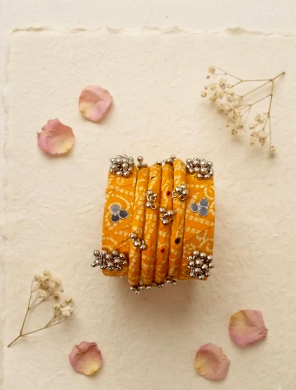 Red_Blue_Yellow_Pink_Cotton_Bandhani_Bangle_For_Women